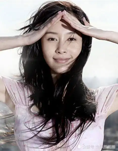 王子文为何留短发看到她长发的照片时网友这才有个性