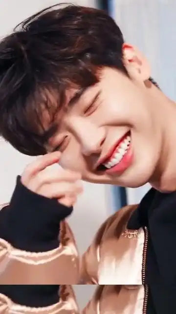 李钟硕,宠溺的笑,温柔的笑,哈哈大笑!都超级治愈!