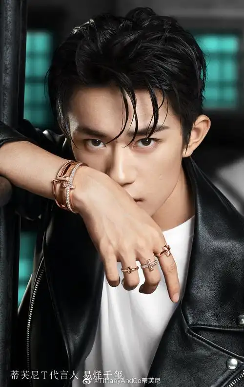 易烊千玺喜提蒂芙尼t代言人年少成名亦未来可期