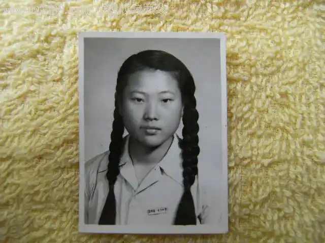 50年代女高中毕业生-老照片--se8635884-零售-7788收藏__中国收藏热线