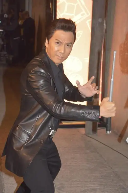 《杀破狼》的精彩场面,不过,甄子丹说这次身上穿的皮衣比当年那件要