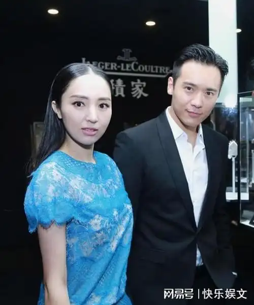 一家3口同游影视城,多名闺蜜助阵显温馨|高云翔|娱乐圈_网易订阅