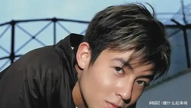 陈冠希龙年设计新发型,被网友吐槽太普通,当年的时尚感不再了?