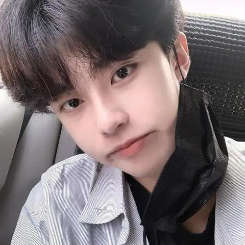 微信稳重帅气男生头像