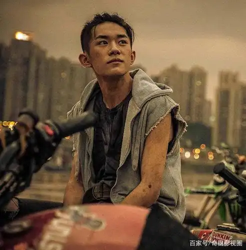 易烊千玺《送你一朵小红花》将映,搭档刘浩存演绎现实中的温情