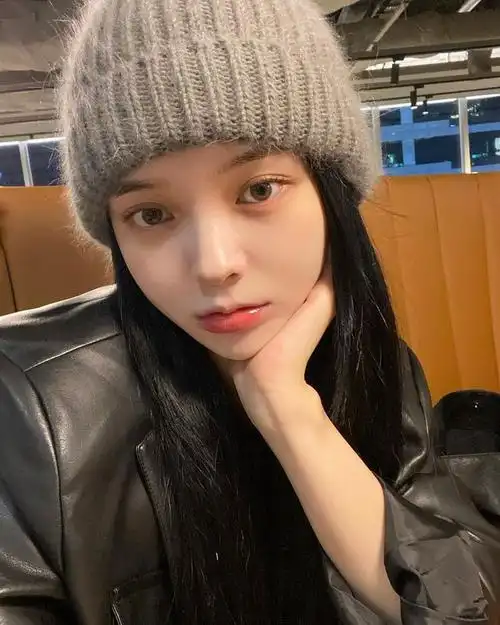 路上发现深邃电眼口罩美女一摘口罩绝美级正脸狂吸上万追踪