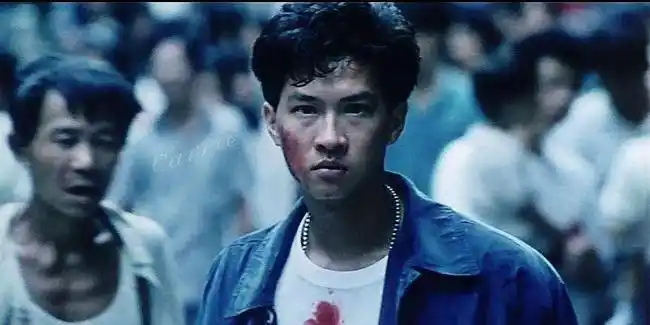 张家辉年轻时原来那么帅单眼皮小眼睛还留着小卷发