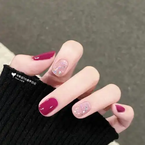 显白的一款哦梅子色真的yyds,春夏秋冬都很适合的一款颜色#亲手晒美甲