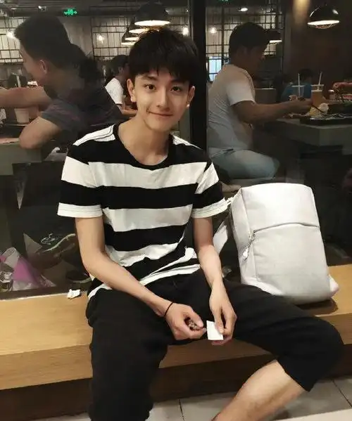 校草|长相|学生时期_新浪新闻