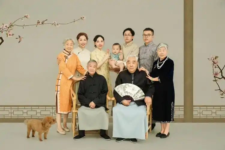 民国风全家福|这么多人的全家福你拍过吗71#客片分享 #全家福 - 抖