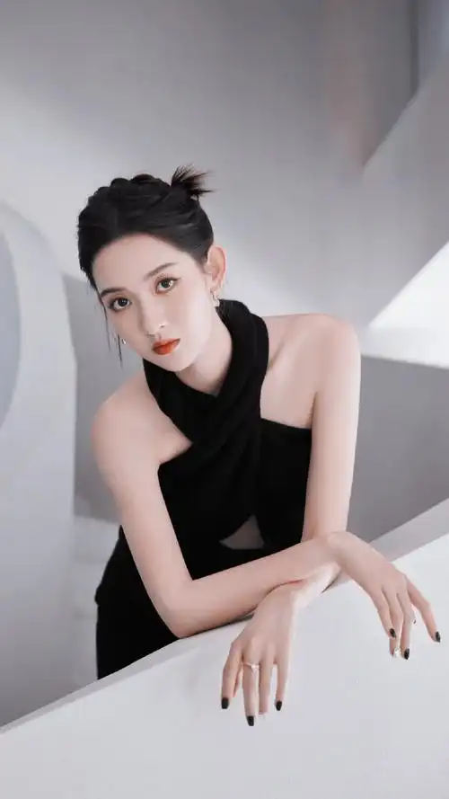 王玉雯黑色礼服好绝##王玉雯又冷又甜