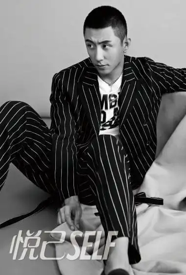 黄景瑜平头造型帅气写真图片