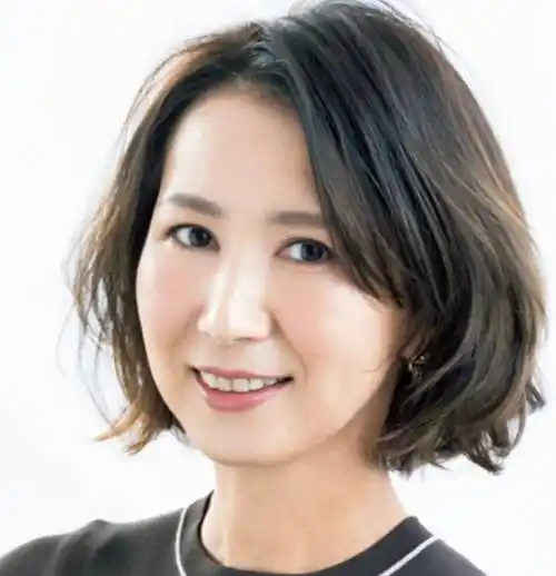 女人到了50岁,发型决定了她的气质,别忘了避开太显老的3种"奶奶发型"