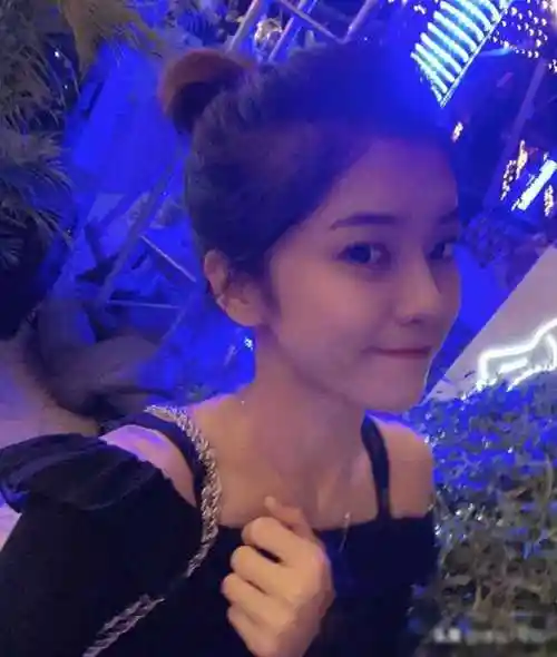梁靖崑夺冠带火妻子奚美丽!3线小演员?嫁到梁家不为钱,贤内助