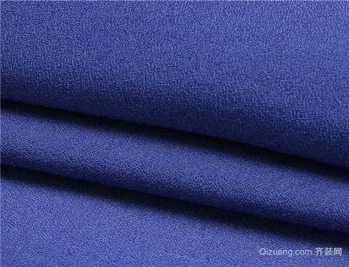 藏蓝色和什么颜色*搭