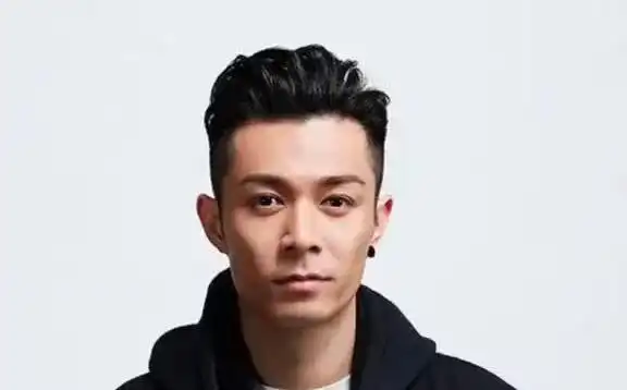 周柏豪同款背头发型太帅了一学就会