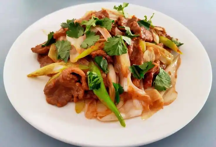 原创这样上浆做的葱爆羊肉滑嫩鲜香从烹饪小白到厨艺高手17