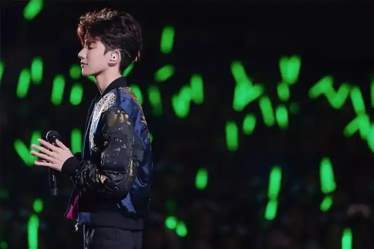 王源生而自由爱而无畏十八岁演唱会孤注少年未来已来