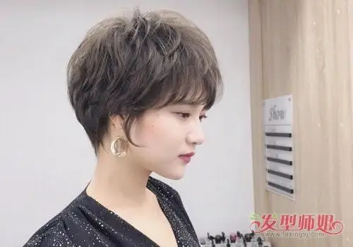 发型设计 短发 >> 头发再短也能烫卷!