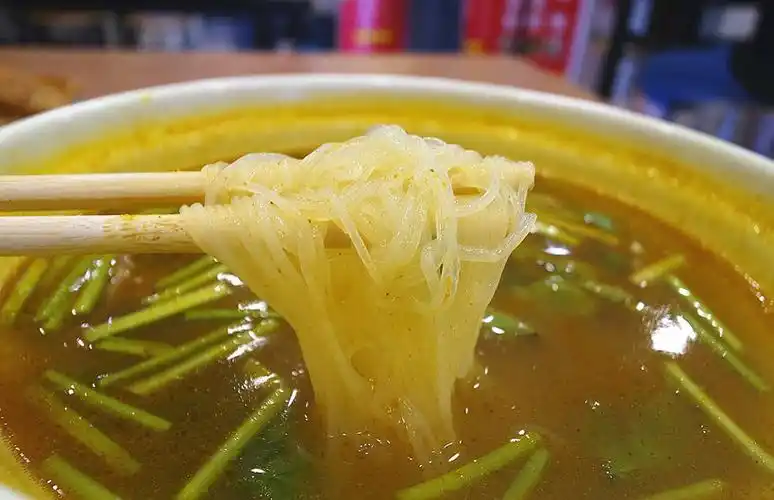 【狮】油煎馄饨 油条 豆花 鲜肉小笼 牛肉粉丝汤 属于上海人的小确幸