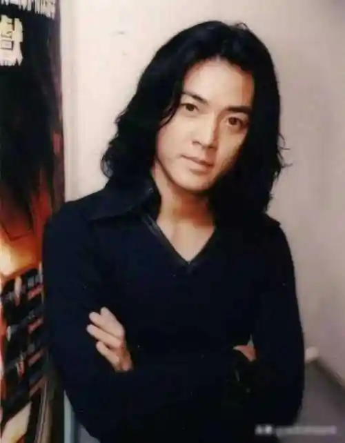 郑伊健身价过亿丁克不生孩子原因令人意外