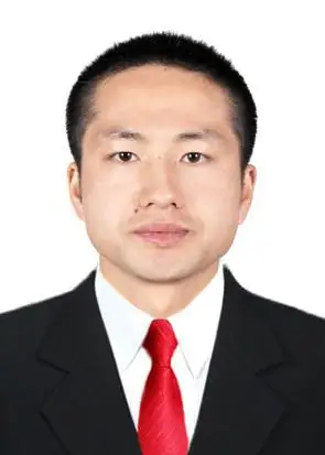 求做成白底白衬衣领带深色西装的证件照