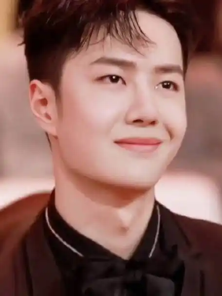 超爱王一博这个短发造型干净利落,满身散发的荷尔蒙