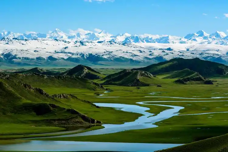 巴音布鲁克草原风光