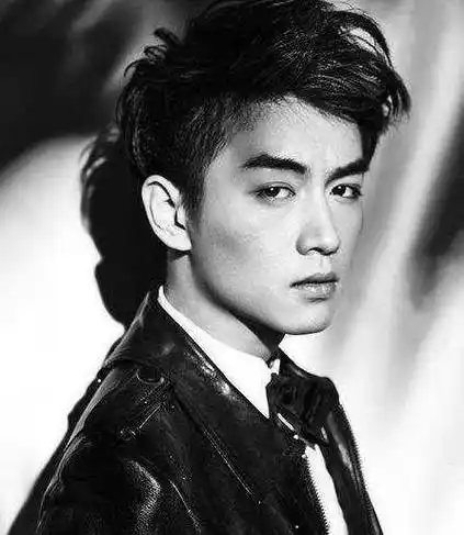 长相出众的陈晓在出道前经历了什么?