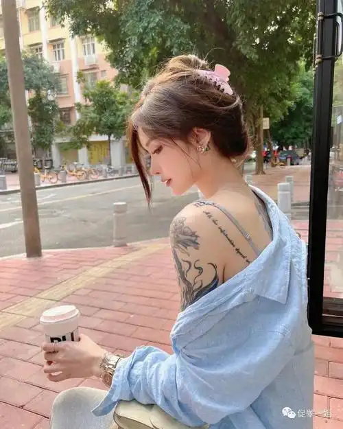 ig的新晋纹身女神开挂般的身材看完疯狂心动了