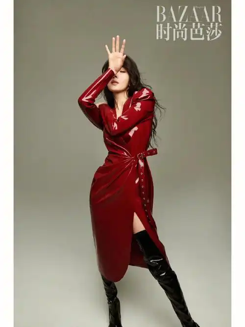 杨幂时尚芭莎封面图