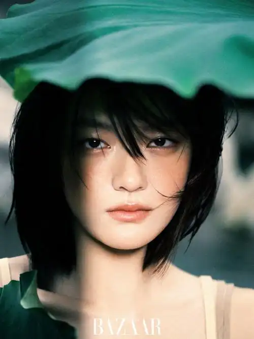 时尚芭莎六月电子刊封面,山涧,荷叶,文淇交出了今年内娱女明星为数不