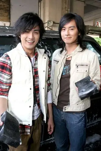 贺军翔郑元畅为原住民儿童送公益餐