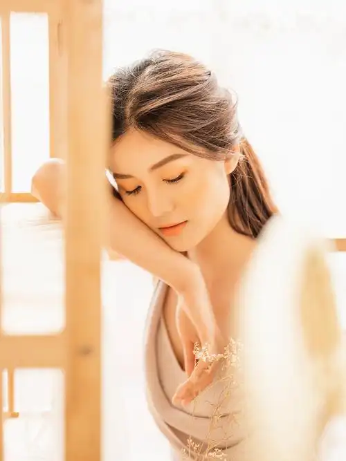 森系室内小清新人像少女写真