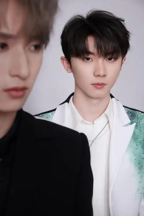 时代少年团超话99#时代少年团乌托邦乐园开放#@时代少年团队长