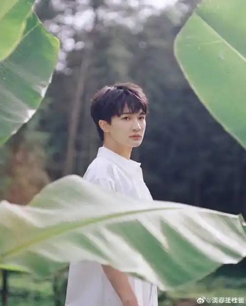 周深出道十周年快乐##周深发博庆出道十周年