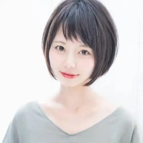 这好多年款不染的短发每款都显女性白领,满满