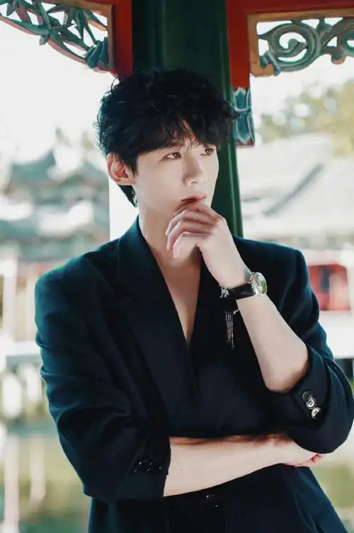 和白敬亭点亮微博之夜##白敬亭正当防卫