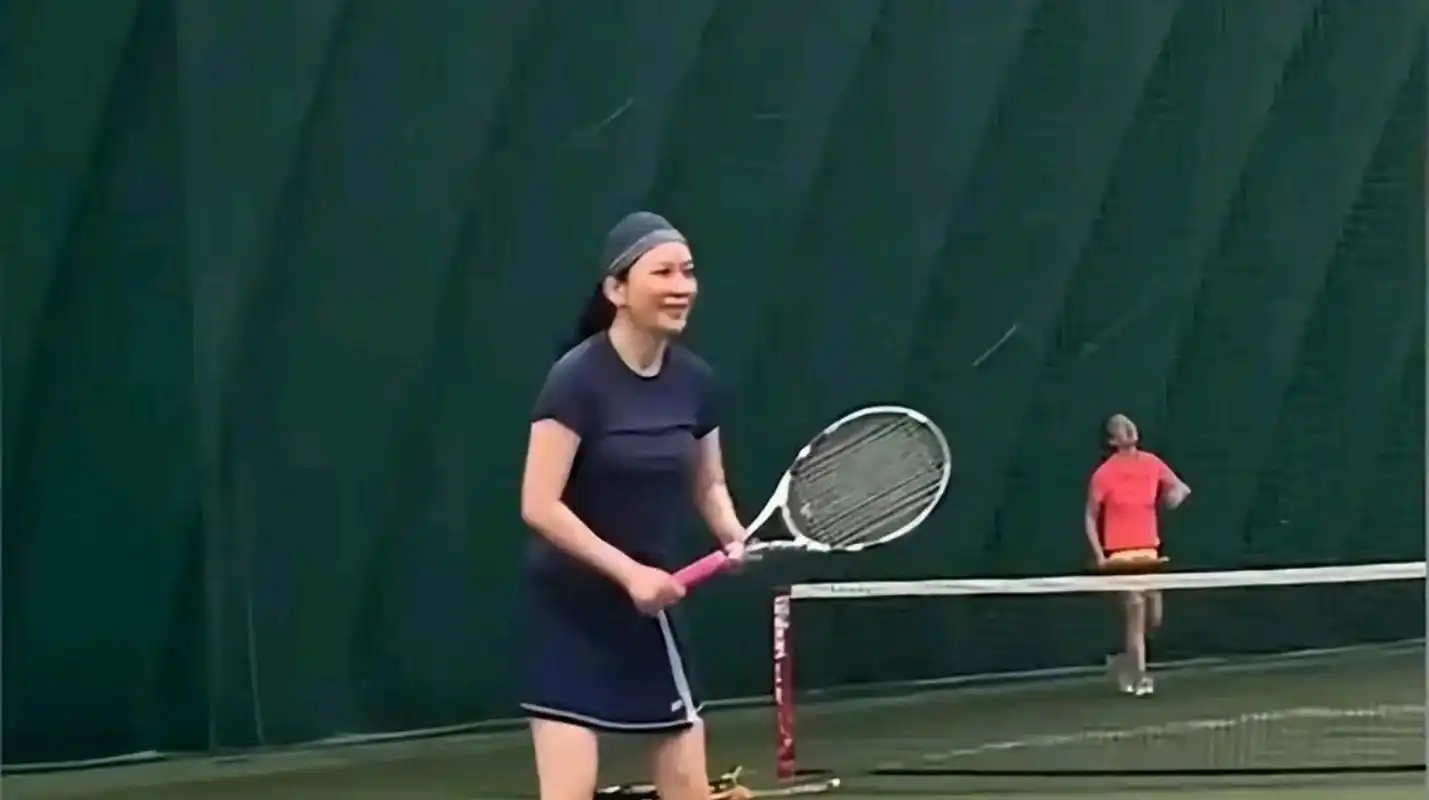 7月19日,52岁女演员俞飞鸿近照曝光,引起热议!