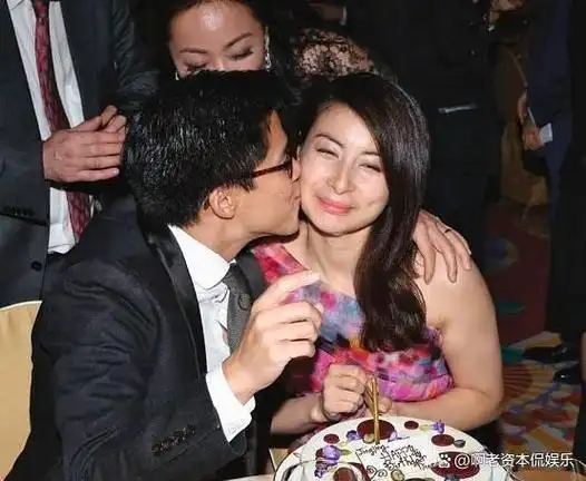 霍启刚如今的慌张彻底揭开了与郭晶晶婚姻的真相难怪能爱19年