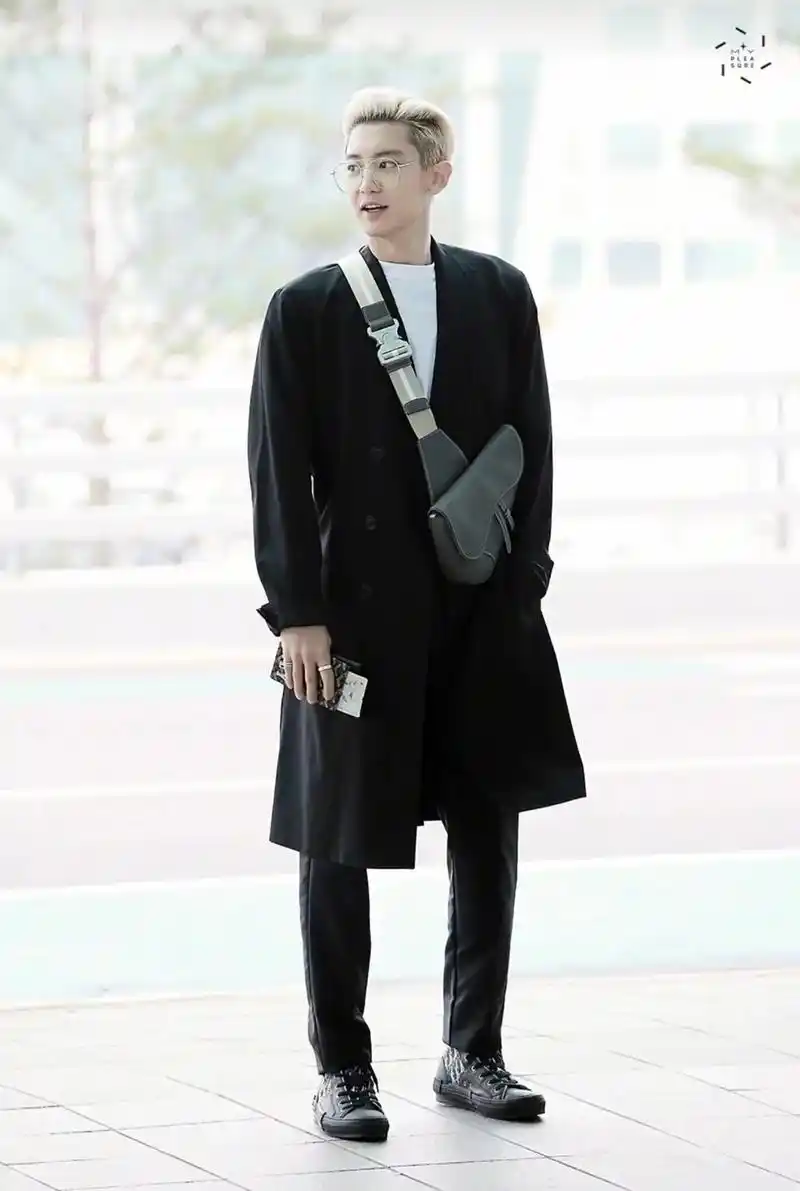 朴灿烈  #机场穿搭 我记得有句话说 要是见到朴灿烈真人会 - 抖音