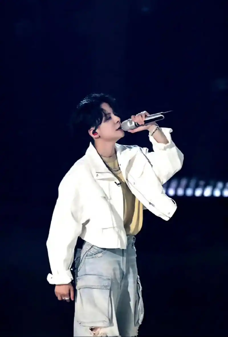 amber刘逸云,在乘风破浪2023也太帅了吧6015是一枚帅气的小姐姐