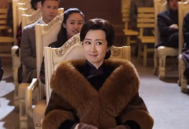 带着伪装者的滤镜我也忍不了刘敏涛喊同辈人叫爸爸