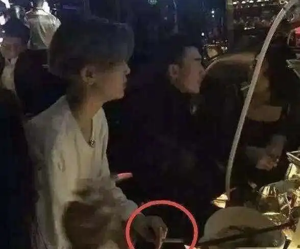 鹿晗黄子韬吴亦凡吴亦凡孟美岐angelababy你能接受你喜欢的明星抽烟吗