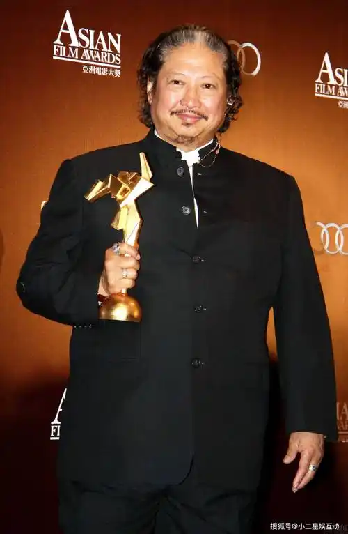 洪金宝我捧红的很多巨星都请不动了只有他是随叫随到的