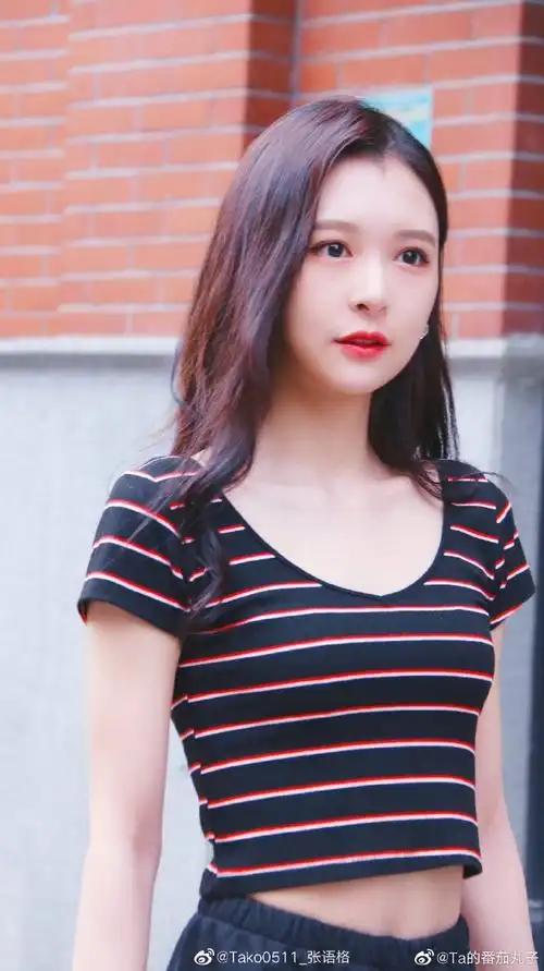 美颜歌担张语格男团舞也尽显魅力十足宽肩窄腰大长腿绝美身材比例99