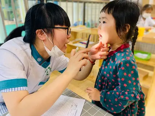 健康呵护,快乐成长——凤凰城幼儿园幼儿体检纪实