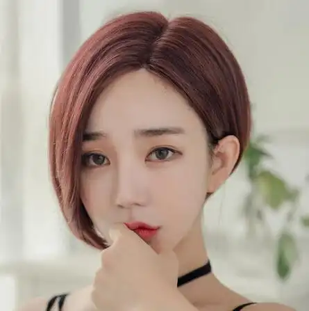 半边长半边短的女生斜刘海直发波波头发型,不对称的露耳超短发显脸小