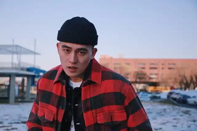 资源好到爆的欧豪,原来是个时尚"痞帅"男孩