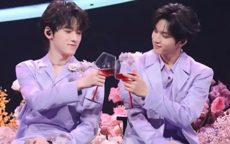 【宋亚轩刘耀文双人part】《烟花升停在深夜》 纯享版